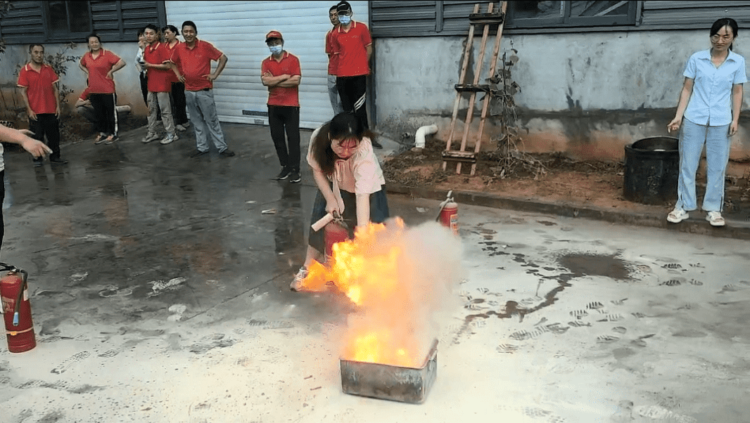 Latihan kebakaran (2)