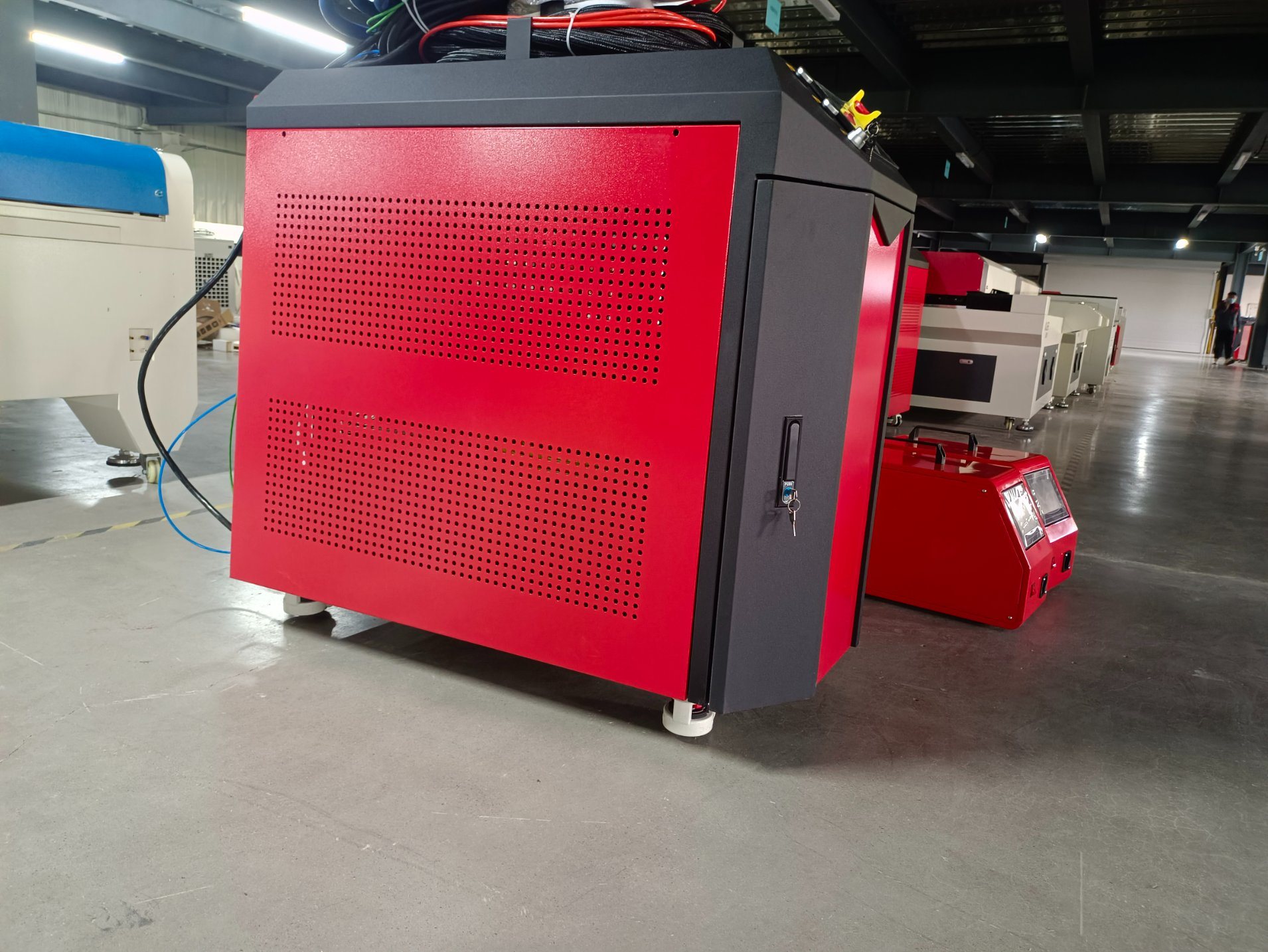 Օպտիկամանրաթելային լազերային եռակցման մեքենա, որը նախատեսված է տրանսֆորմատորների մշակման համար