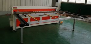 Insulation board CNC Awtomatikong pagpakaon sa shearing machine