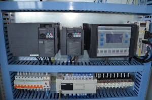 Máquina combinada automática de enrolamento de fio e folha de transformador monofásico