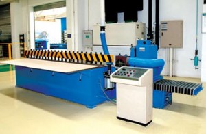 Karton-Anfasmaschine für die Verarbeitung von Transformator-Isoliermaterial