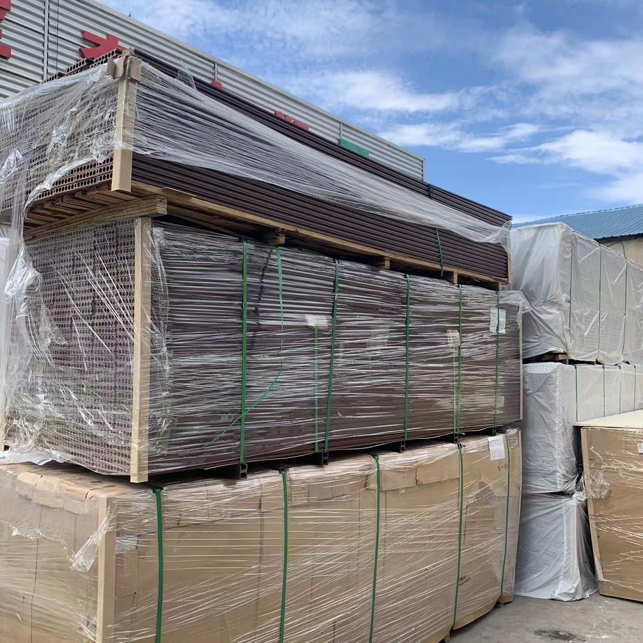 Tianzeyuan Order Shipment: WALL PANEL Helps Green Building