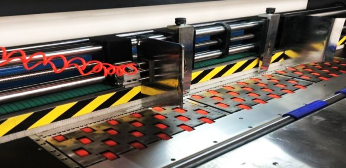एचसीएल-1244 हाई स्पीड इंक प्रिंटिंग डाई-कटिंग मशीन (3)