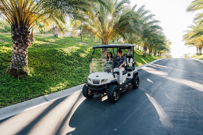 Sống cuộc sống với xe đẩy – Tận hưởng niềm vui và sự tự do của xe golf hợp pháp trên đường phố
