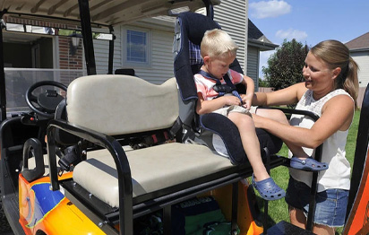 Modi per mantene i zitelli è e famiglie sicure in i carri di golf