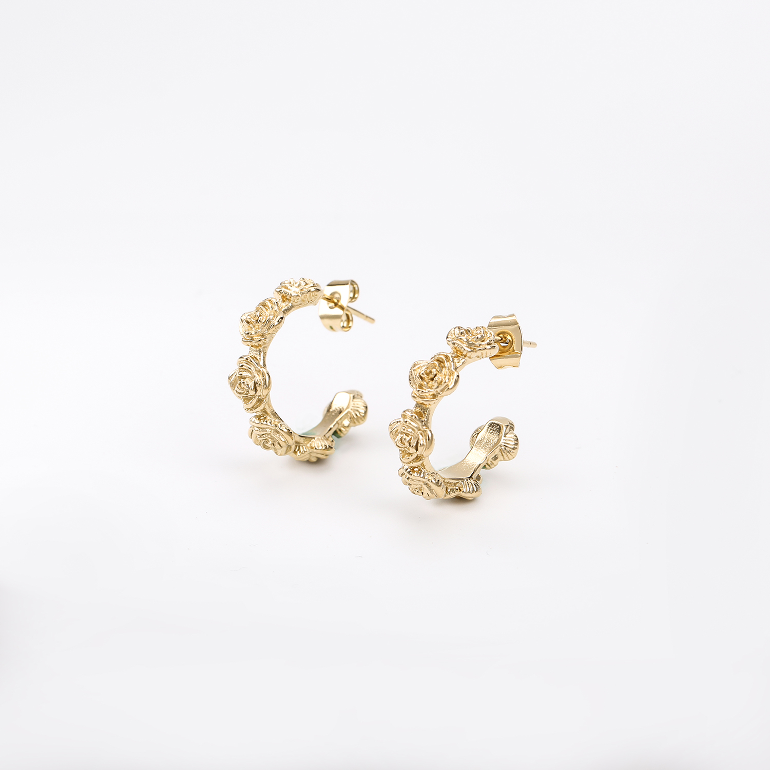 Boucles d'oreilles élégantes en acier inoxydable 316L doré avec diamants (4)egs