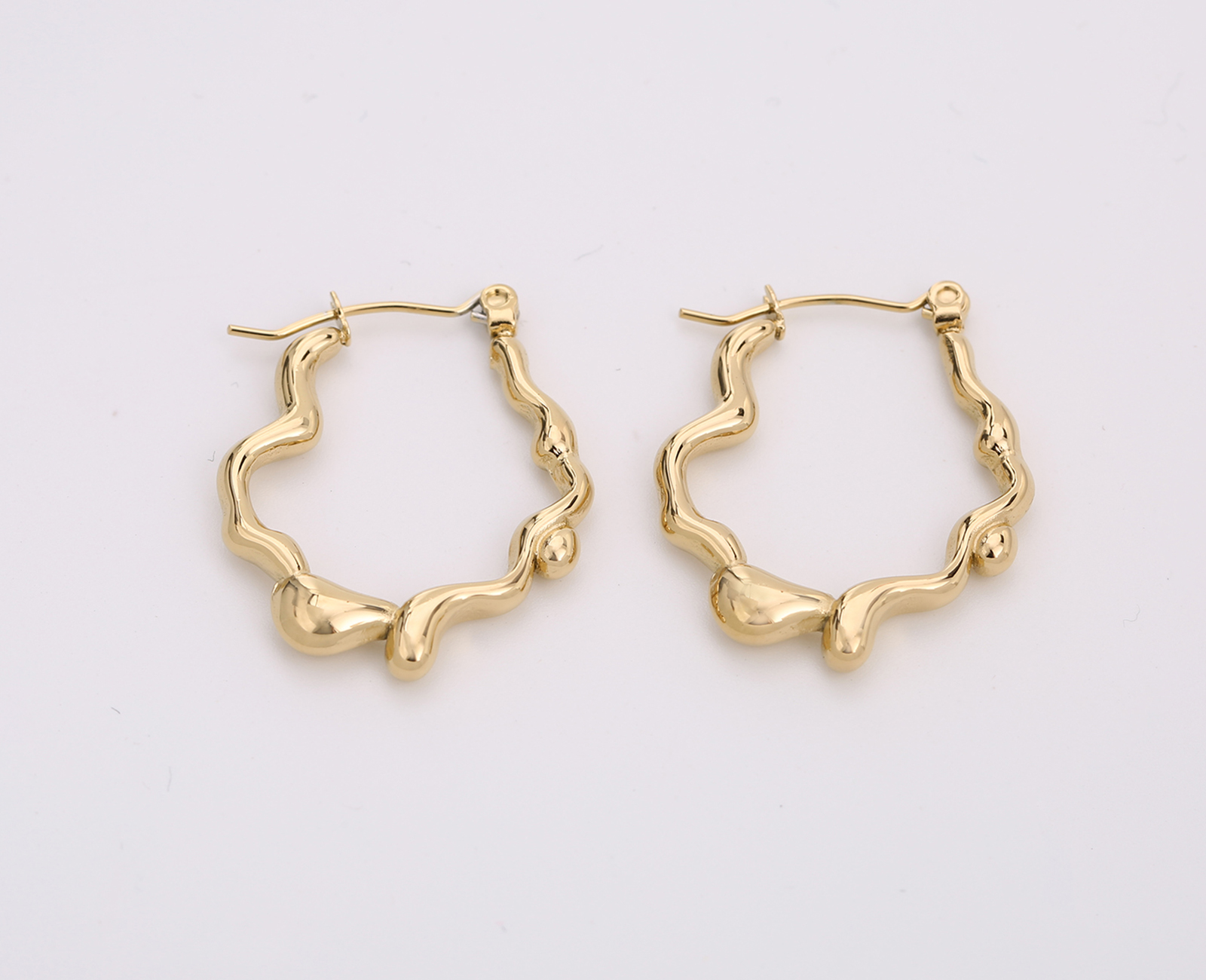 Gold stylish earrings-1ir1