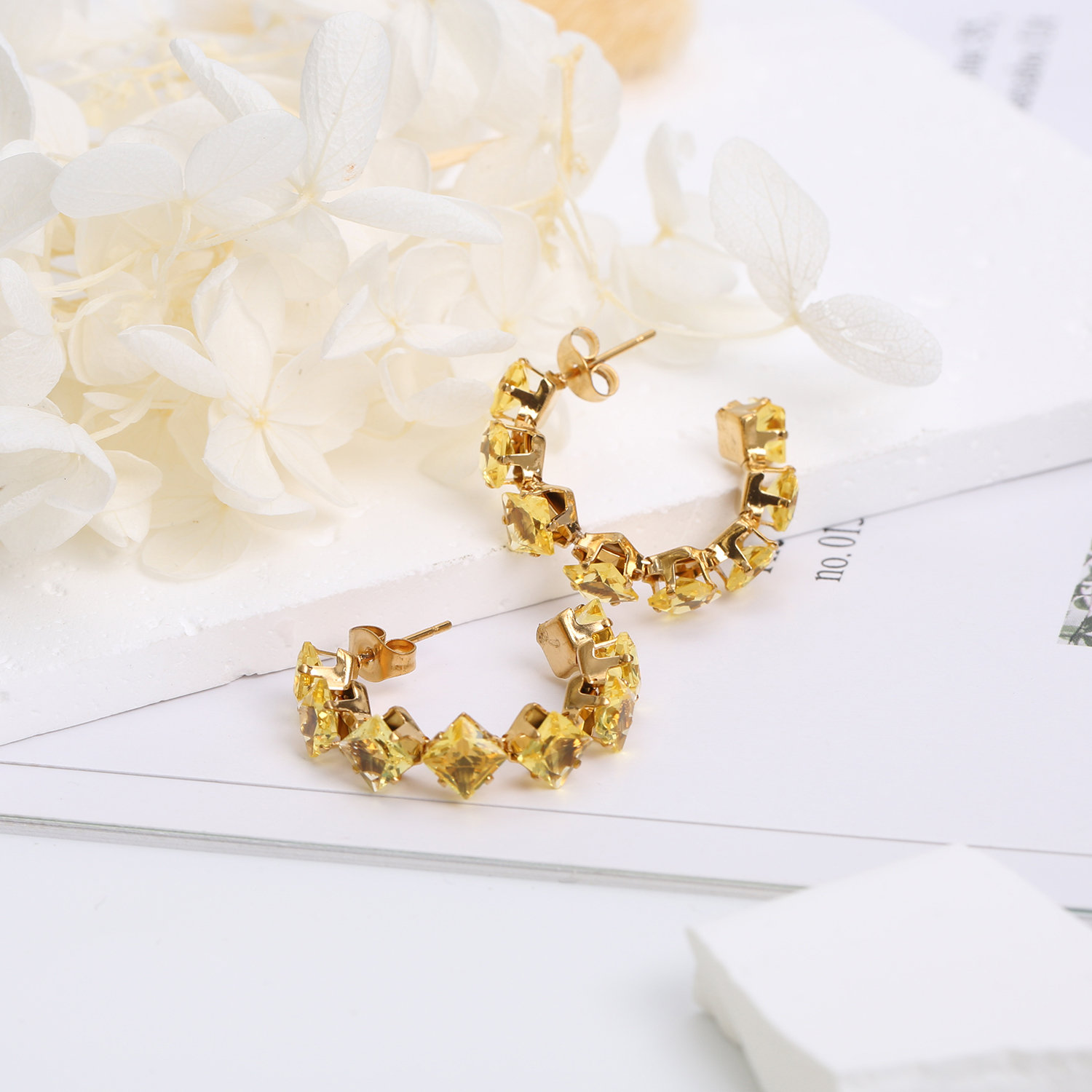 316l Stainless Steel Color Rhinestone Fashion Earrings For All Occasions