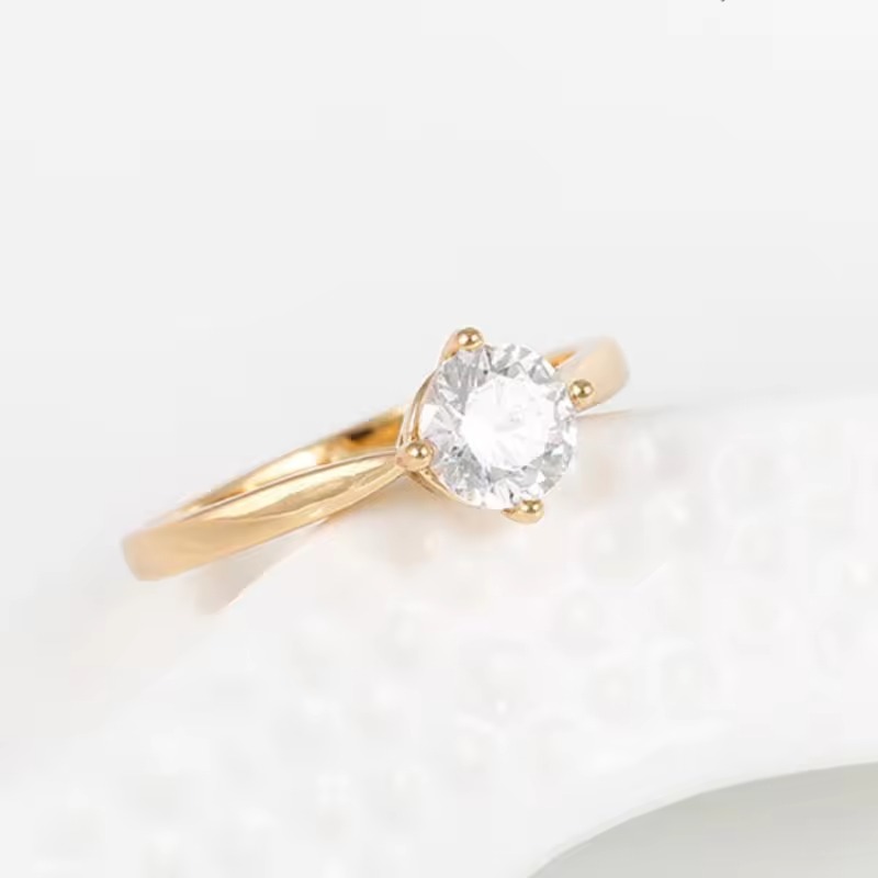 Anello nuziale con grande diamante di moda di lusso all'ingrosso placcato in oro 18 carati con taglio eccellente
