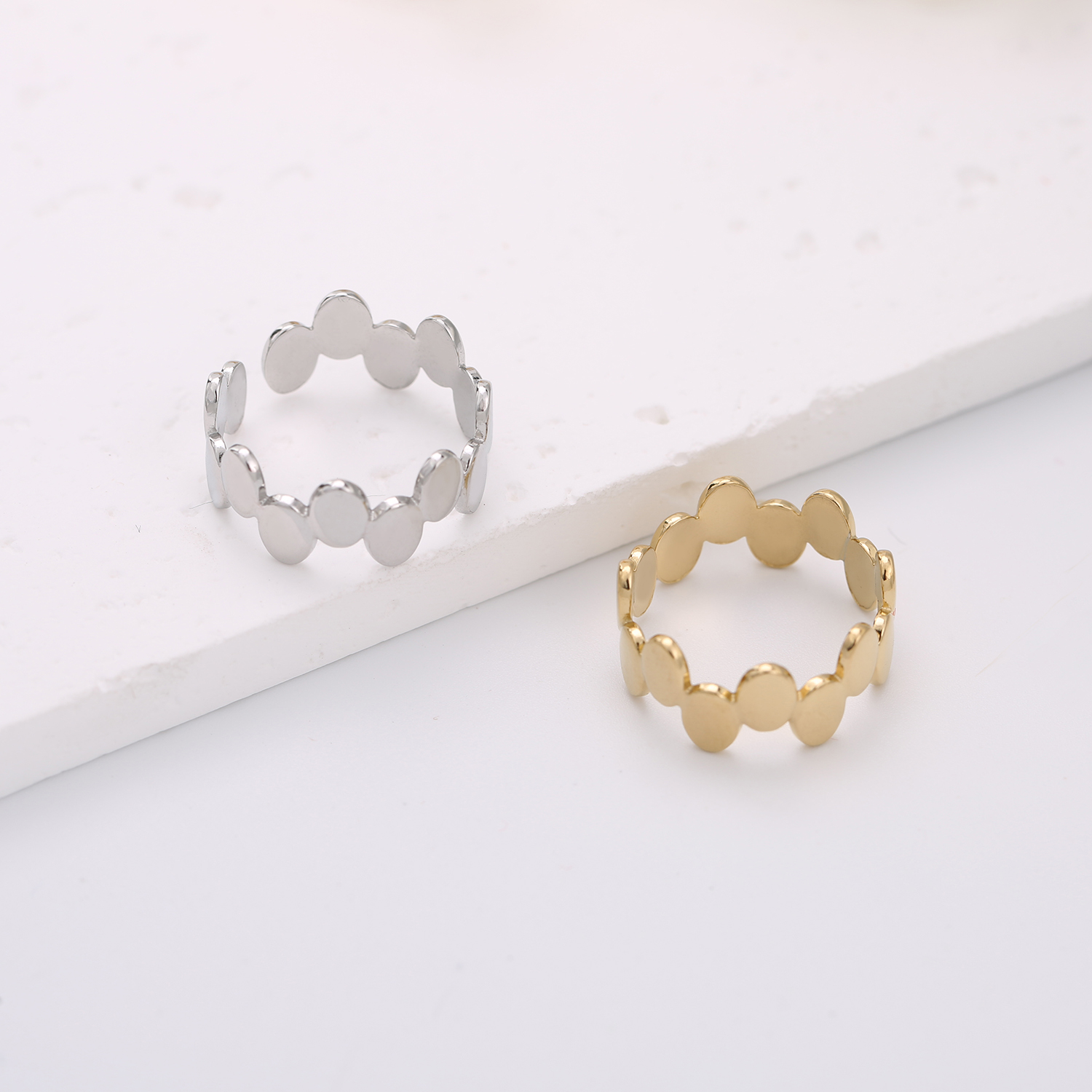 사용자 정의 패션 18k 골드 도금 티타늄 스테인레스 스틸 반지 여성을위한 개인화 된 웨이브 포인트 불규칙한 반지