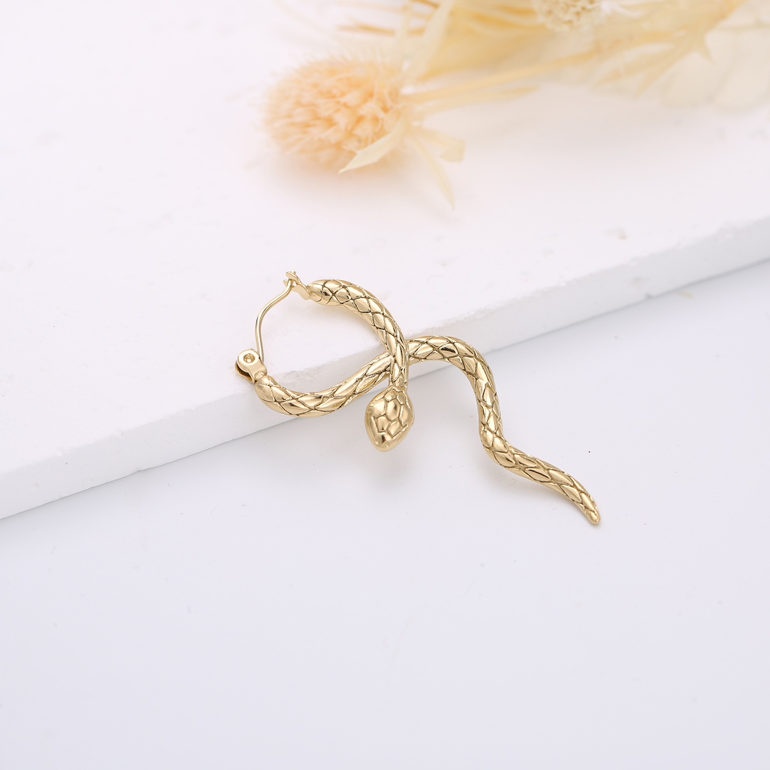 Stylish Unique Stainless Steel Snake Unusual Hoop Earrings Statement Pvd Gold Color Texture Waterproof Charm Jewelry