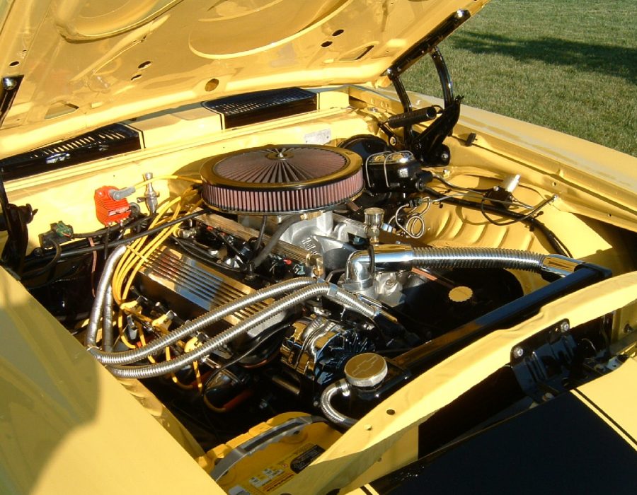 Multi-Port-Fuel-Injection-on-a-big-block-427-chevy-900x70006u