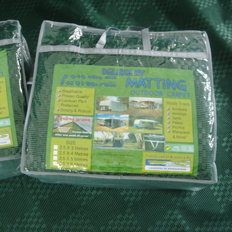 Grass mat is a ground mat that simulates grass and is often used in outdoor activities, pic ( (6)anp