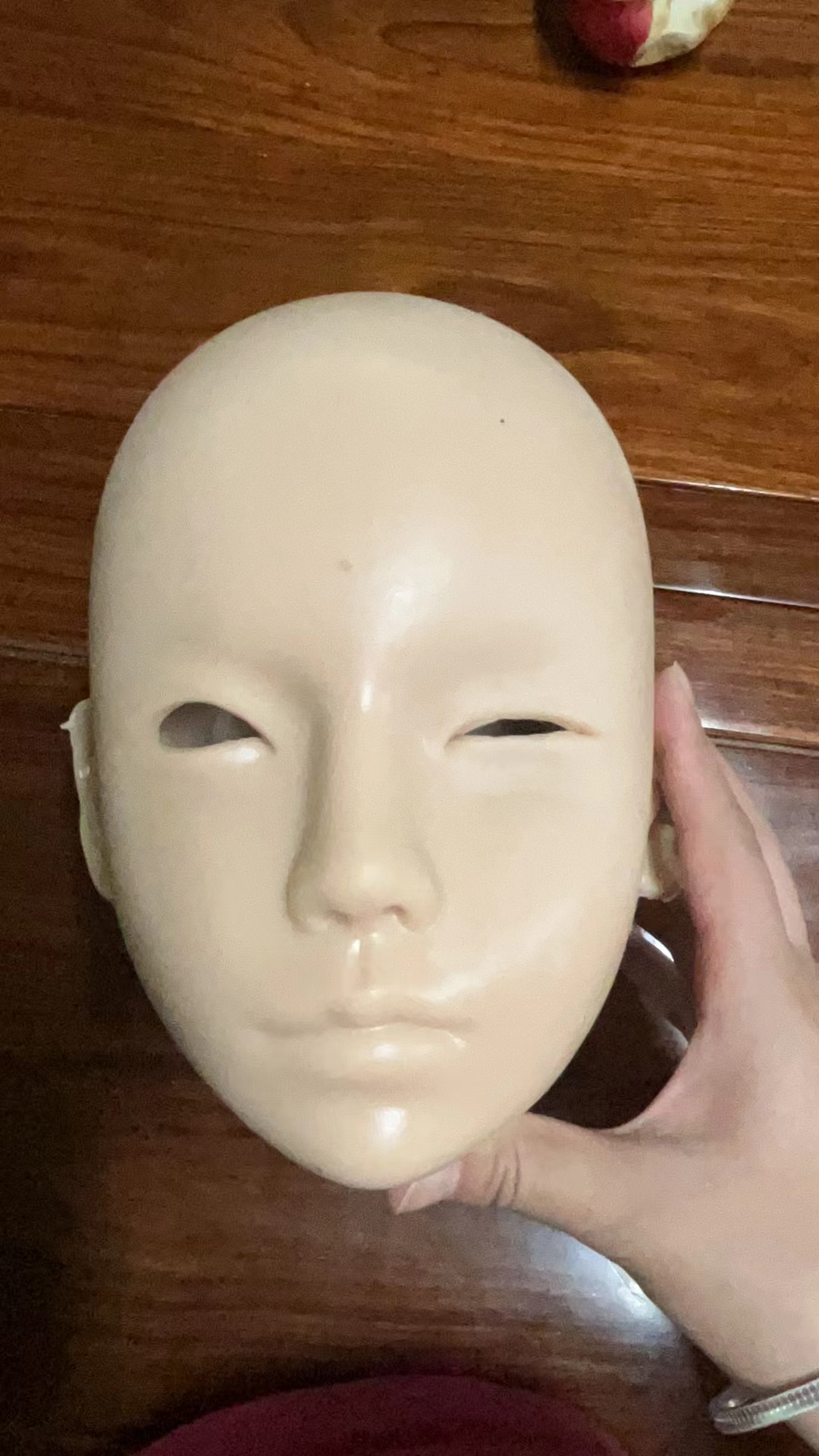 New option – Blinking eyes in a sex love doll face ?