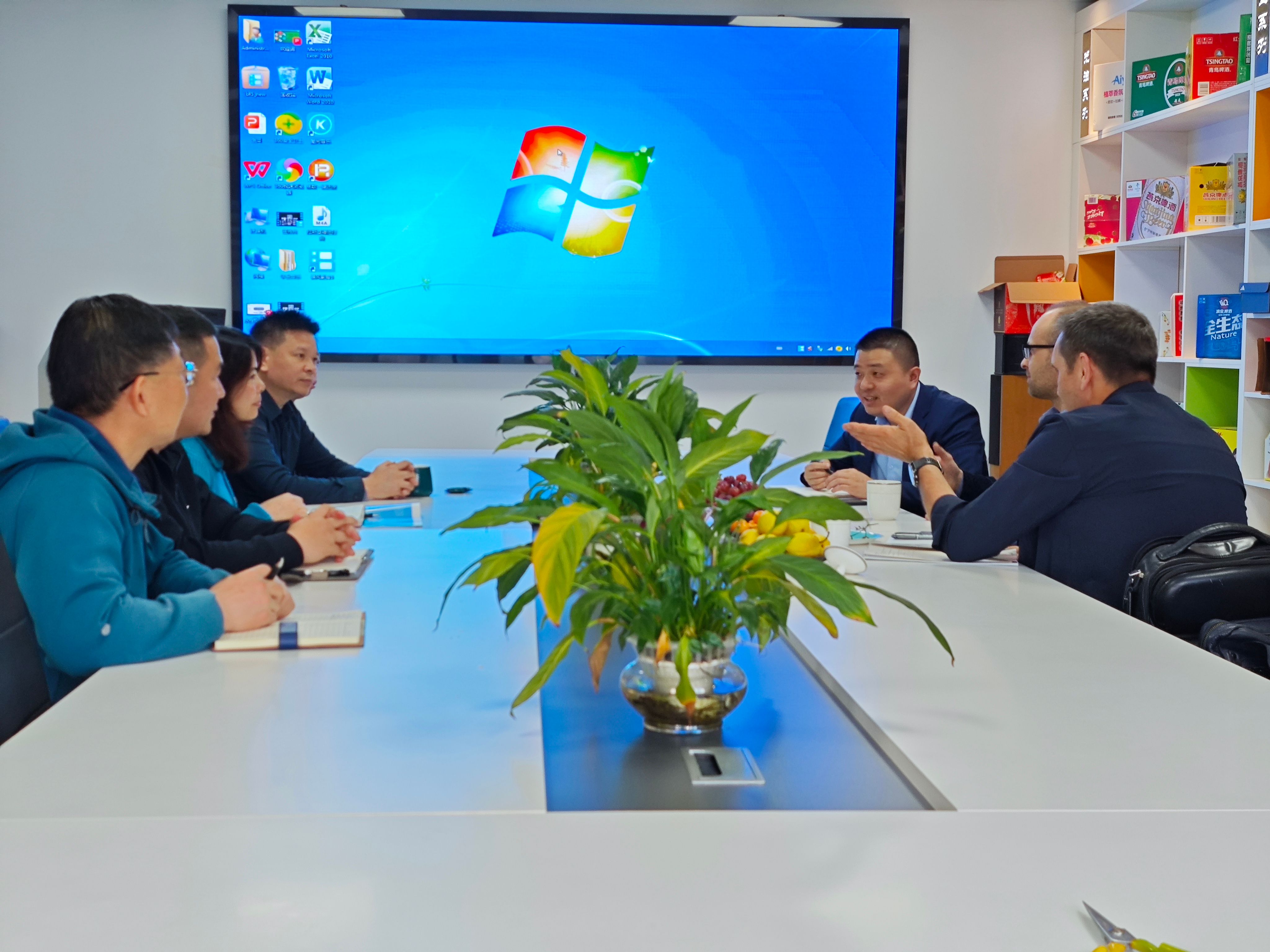 Russian Client Visits Guangdong Shunfeng Ink, Strong Willingness for Cooperation