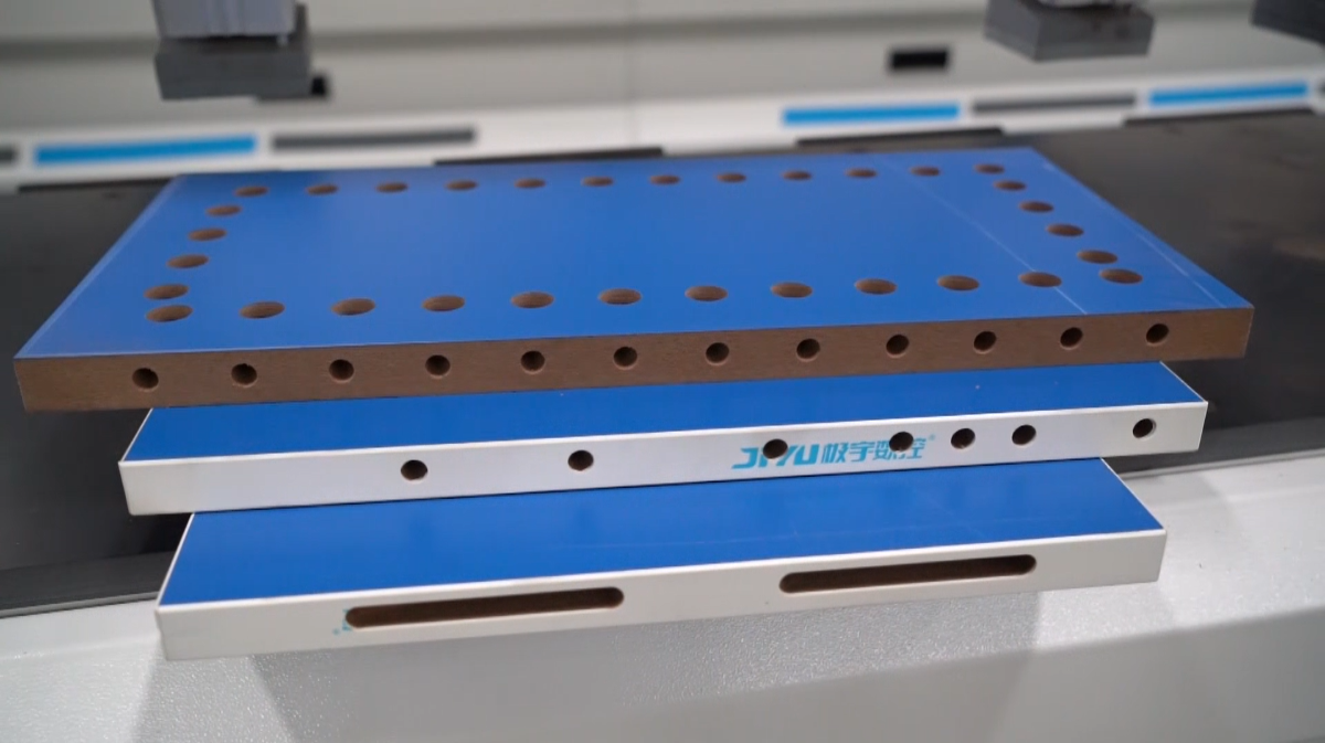 CS650-2 CNC laserska skenirajuća bušilica za bočne rupe s primjenom trostrukog vretena (1)05o