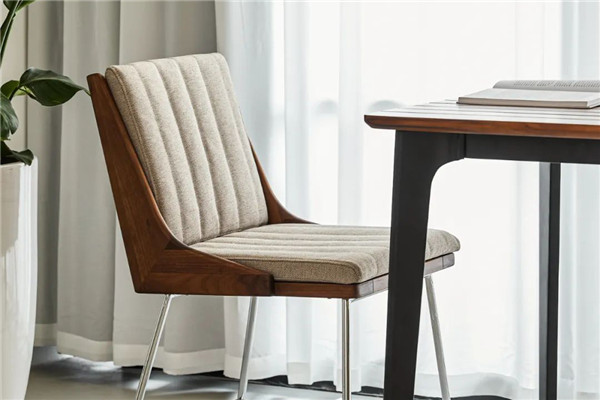 MORNINGSUN | Karak Chair with a Combination of Hardness and Softness