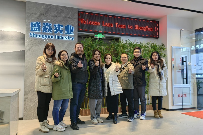 Shengyan Corporation ontvangt Amerikaanse bezoekers voor een rondleiding en culturele uitwisseling