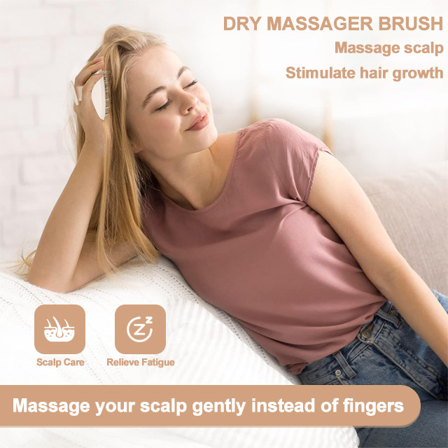 Heart-Shaped Scalp Massaging Shampoo Brush770q