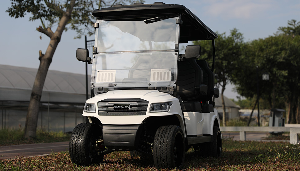 SERIE PERSONAL- BREEZE 4 - El revolucionario modelo de carrito de golf de 4 pases mirando hacia adelante, distancia entre ejes corta