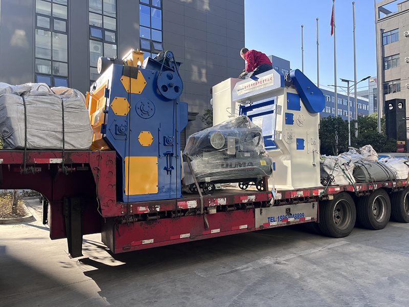 New stainless steel sand rolling machine enters the factory to provide faster and better surface treatment services