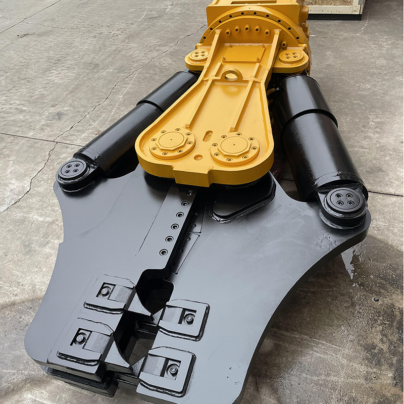 LG Excavator Multi-functional Shear Combo Makes a Grand Debut!