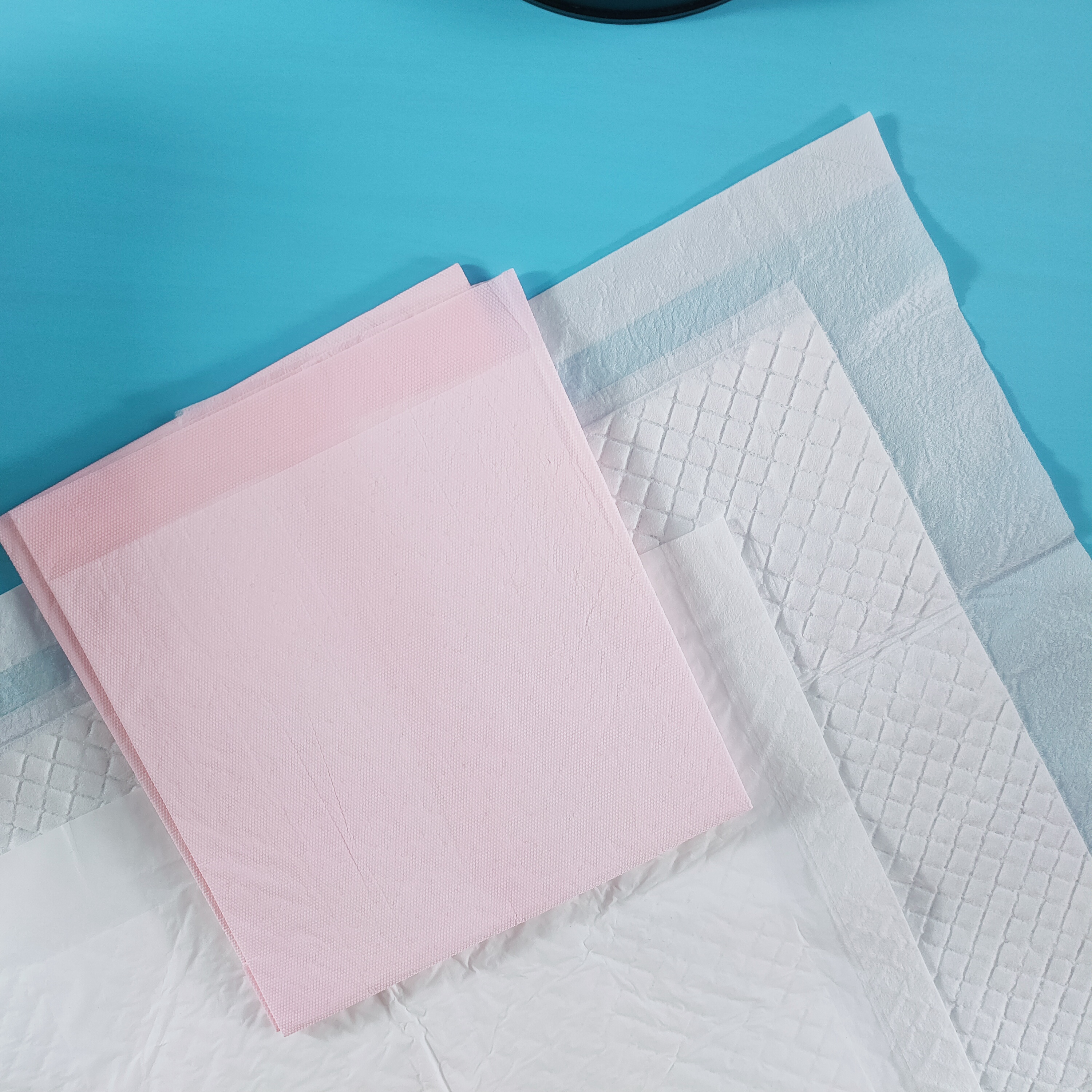 Produttore di incontinenza con superficie morbida e asciutta per pazienti infermieristici diretti in fabbrica sotto il cuscinetto per adulti