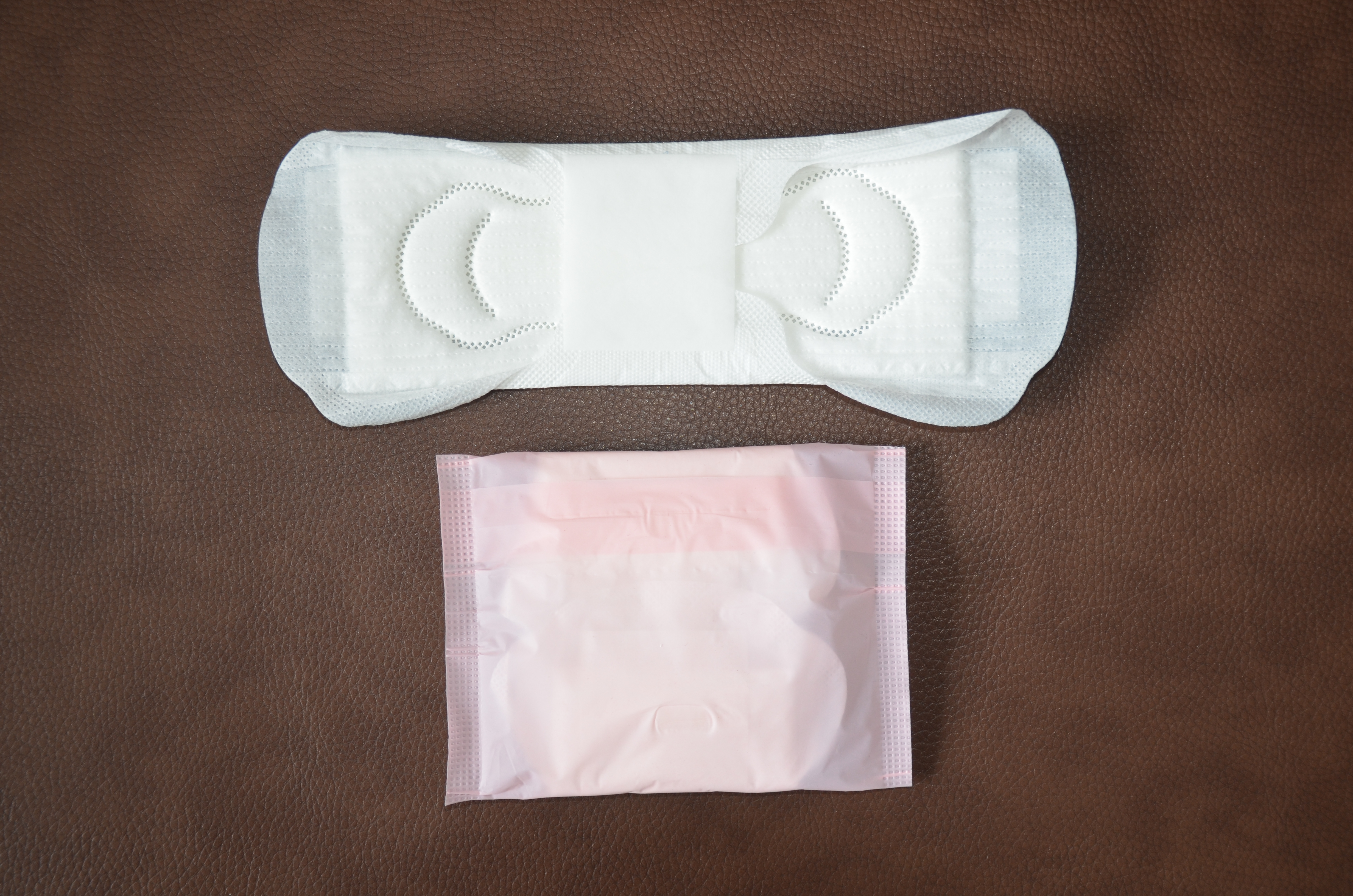 UTILISATION DE JOUR Serviettes hygiéniques entières Serviette hygiénique Fabricant de tampons pour femmes OEM / ODM
