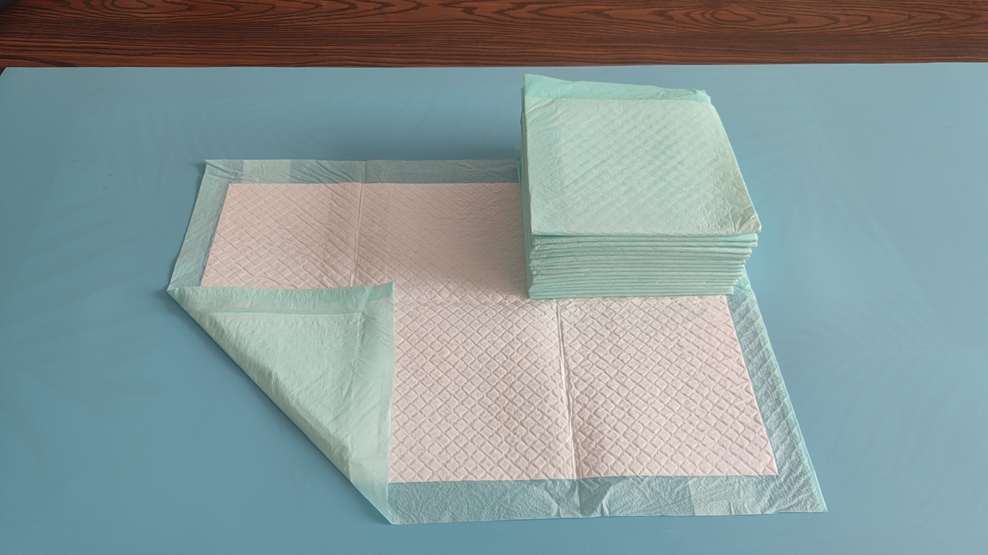 Incontinence pad with quick absorbency disposable bedsheet with CE&ISO 13485 certificate factory wholesale price underpad