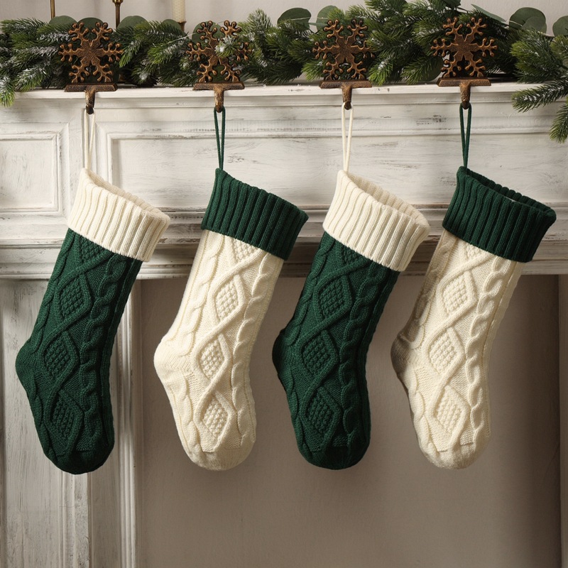 Acogedores calcetines de punto navideños a cuadros rómbicos de doble cara