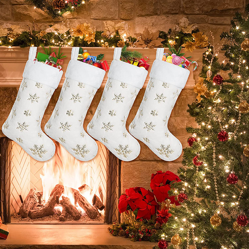 جوارب عيد الميلاد - مخمل أبيض بالجملة مع طباعة ندفة الثلج