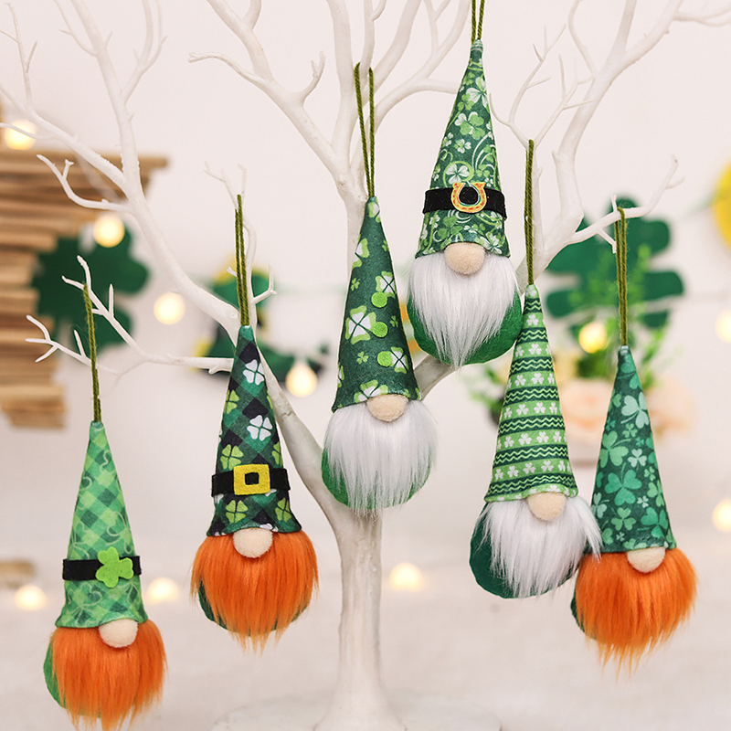St. Patrick's Day Rudolph-hanger en gezichtsloze popcombo