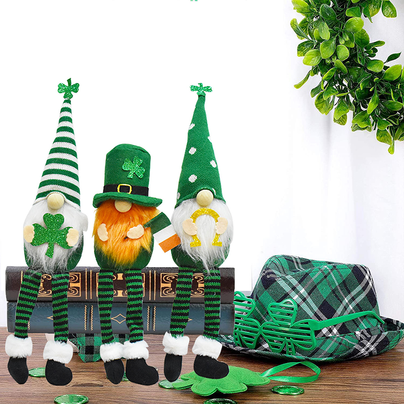 聖パトリックのアイルランド祭りの足長人形