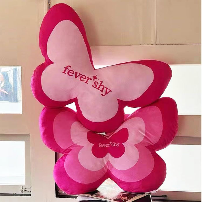 Juego de almohadas con forma de mariposa rosa de Fever Shy