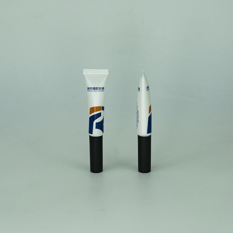 سفارشی D16 Lip Gloss Squeeze Tube Packaging 2z8r