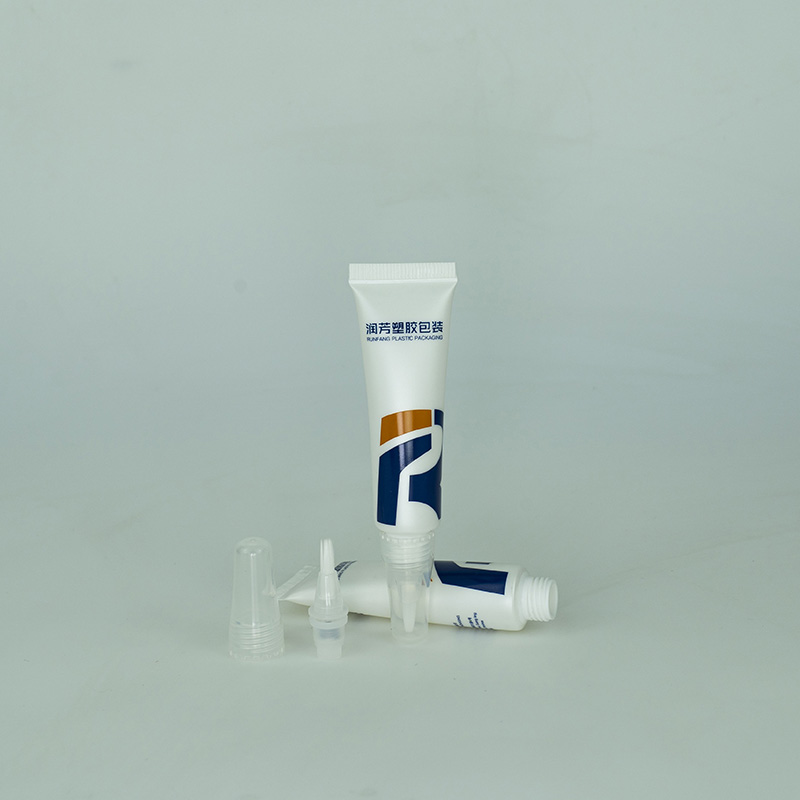 Packaging e Tloaelehileng ea D19 Lip Gloss Squeeze Tube Ka Silicone Brush 2vzw