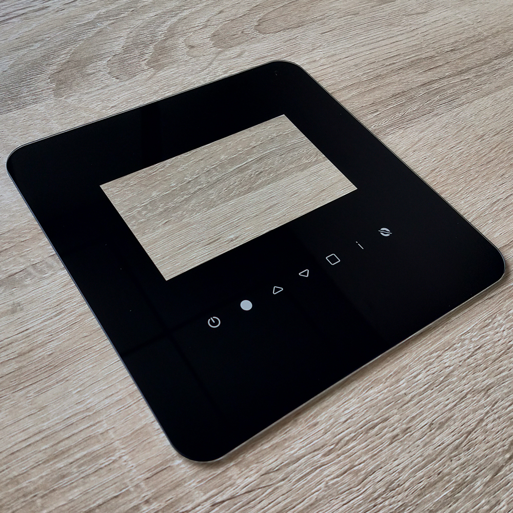 Szklana osłona przednia OEM 2 mm w kolorze czarnym od kontrolera Smart Home