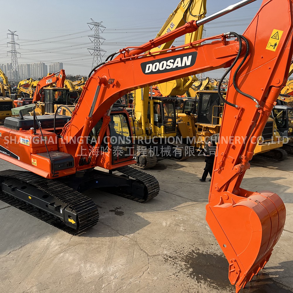 Doosan DX300LC-9C excavator