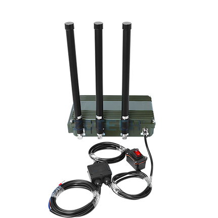 Emittente di disturbo del sistema di rilevamento del segnale del veicolo di rilevamento anti-drone UAV FPV da 3 KM FPV 150w 700/800/900GHz