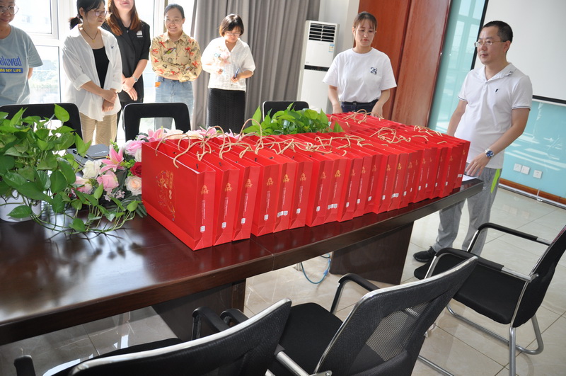LIKE Valve (Tianjin) Co., Ltd. fornece bem-estar no Festival do Meio Outono a todos os funcionários