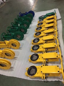 8 Years Exporter China ISO 1414 Bevel Gear Operated Epoxy Coated Cast Steel Renewable Seal Welded Seat Stellite Overlay Trim Flexible Wedge Flanged or Butt Welding Slide Gate Valve