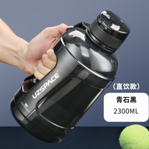 2.3L UZSPACE Bahan Tritan Botol Air Plastik Setengah Galon Botol Air Motivasi Dengan Sedotan