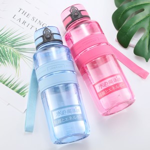 Manufacturer of Chinese Manufacturers Empty Brosilicate Pyrex Glass Water Bottle with Blue Colorful Silicone Cover Milk Juice and Tea
