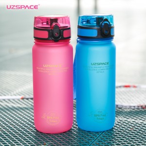 650ml UZSPACE Tritan BPA は注文のロゴが付いている漏れ防止プラスチック水のボトルを自由にします