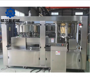 Konzervovaný stroj na výrobu džúsov Výrobná linka na výrobu džúsov na plniaci a uzatvárací stroj Vietnam