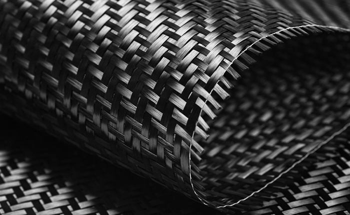 Quelle est l’épaisseur de la fibre de carbone ?