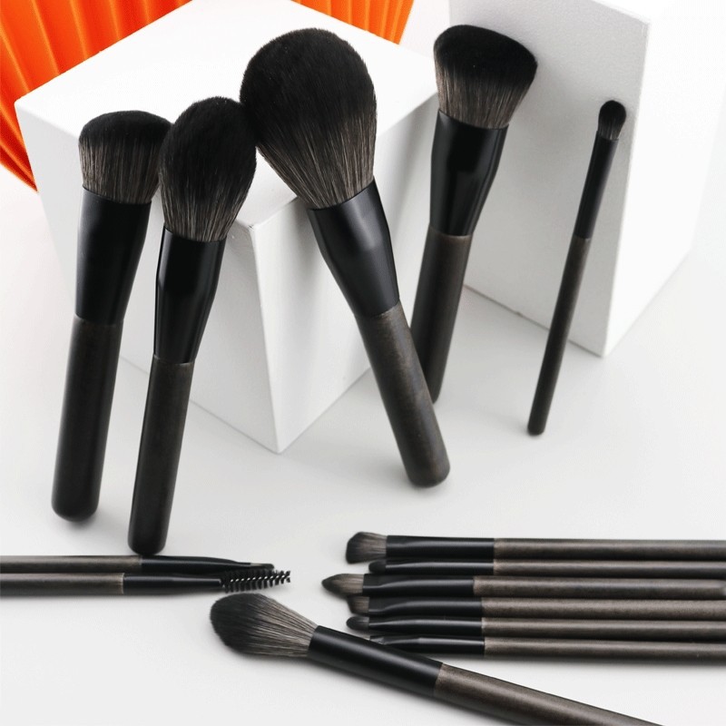 Custom Profesional Makeup Artist Sikat Siapkeun 14pcs Bubuk Blush Blending Label wasta Make up Brushes