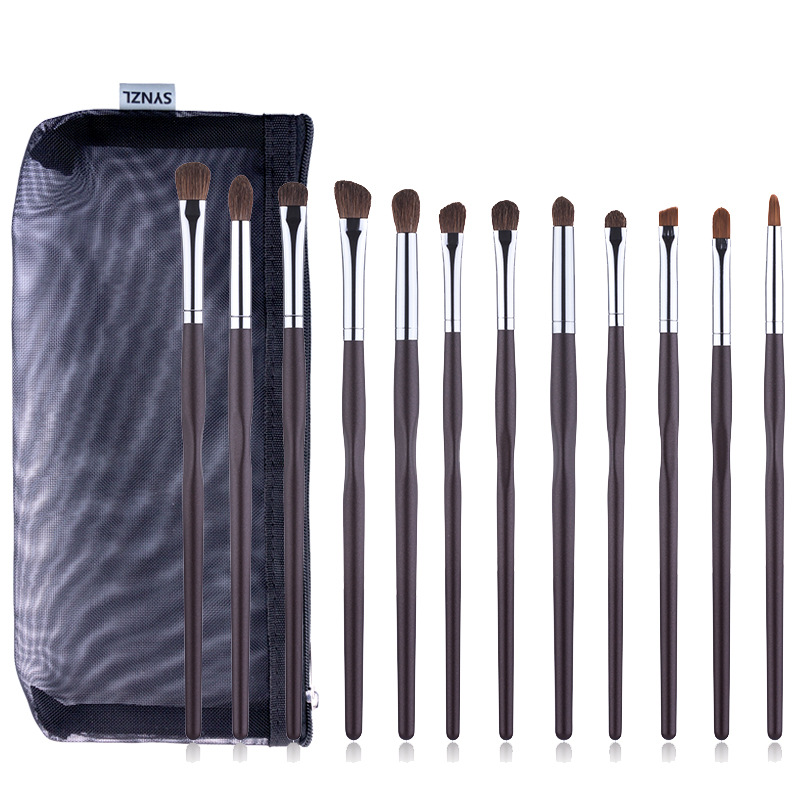 All You Want To Know About Eye Makeup Brushes: A Beginner's Guide