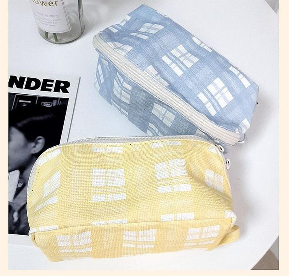 Portable Makeup Bag Opens Flat for Easy Access Check Pattern Cosmetic Bag Custom Logo Yellow Gingham Cotton