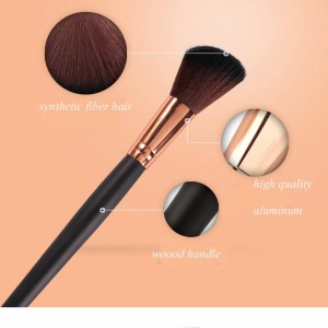 OEM Wooden handle single makeup angled blush brush